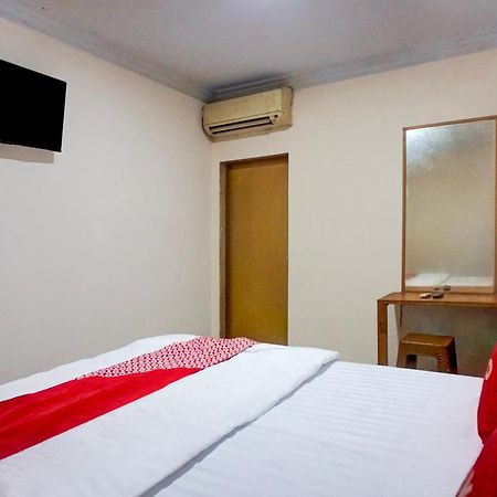 Hotel O Medan City Center Near Plaza Medan Fair Zewnętrze zdjęcie